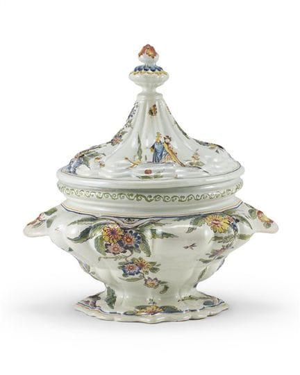 Manufacture d'Urbania, vers 1775-1780. Soupière à 