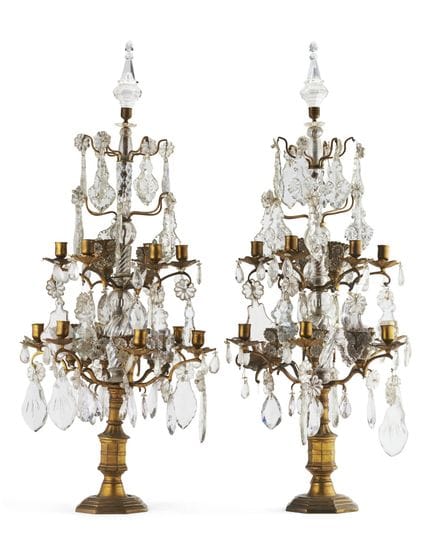 Par de girandolas de bronce con veintiuna luces, d