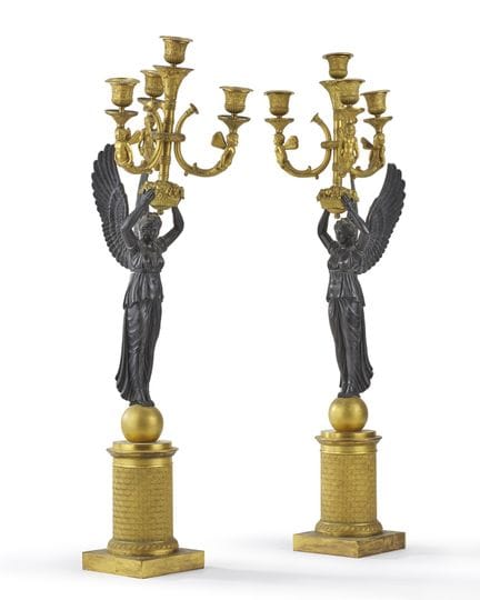 Pareja de candelabros del siglo XIX de bronce dora