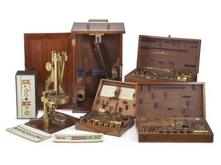 R. & J. Beck
Binocular brass microscope in a woode