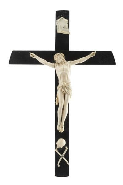 Art du XIXe siècle. Corpus Christi en ivoire sculp