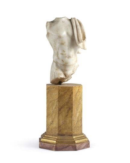 古代大理石雕刻男性躯干残件（高18厘米），置于后世仿大理石彩绘木质底座上（总高36厘米） （有破损）