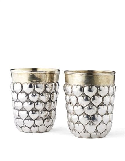 * Par de copas de plata con forma de corazón «Herz