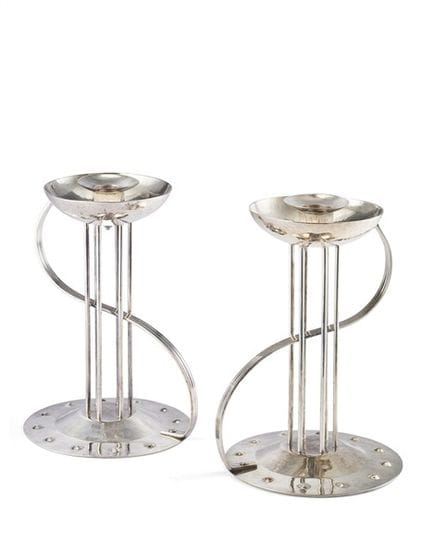 Par de candelabros de plata de estilo Art Nouveau 