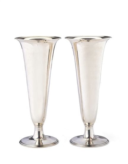 * TIFFANY &amp; CO. Par de jarrones de plata en fo