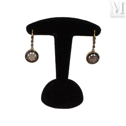 Dormeuses diamants
Paire de dormeuses en or jaune 
