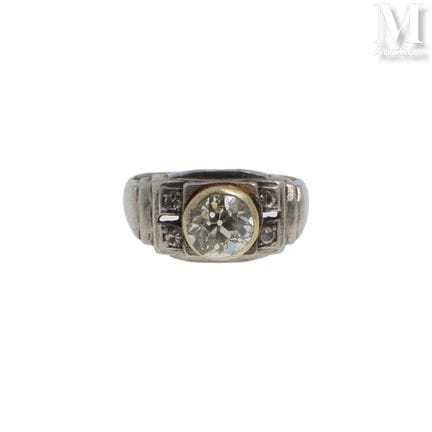 Bague diamants
Bague en platine (950°/°°) et or 18