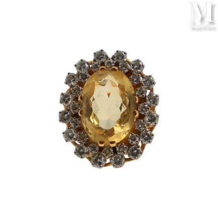 Cocktailring
Markanter Ring aus 18 Karat Gelbgold 