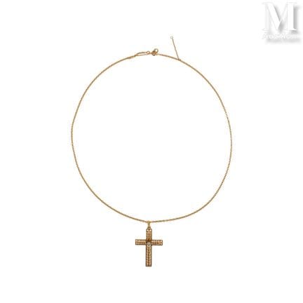 Halskette und Kreuz
Kreuzanhänger, Kette aus 18 Ka