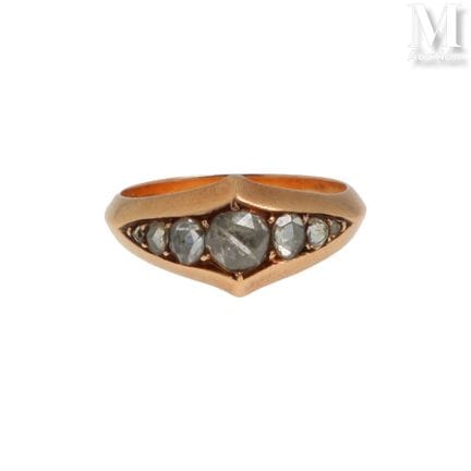 Bague diamants
Bague en or rose 18K (750°/°°) orné