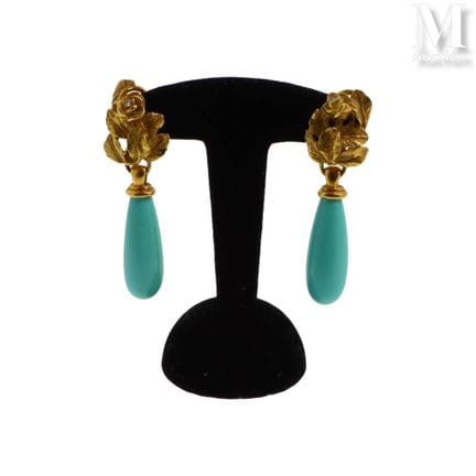 Boucles d'oreilles
Paire de boucles d'oreilles en 