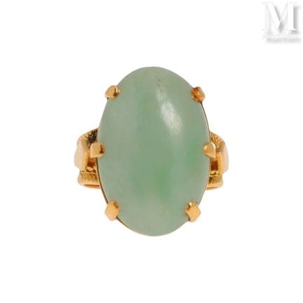 Jade-Ring
Ring aus 18 Karat Gelbgold (750°/°°) mit