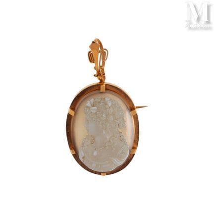Pendentif camée
Pendentif/broche en or rose 18K (7