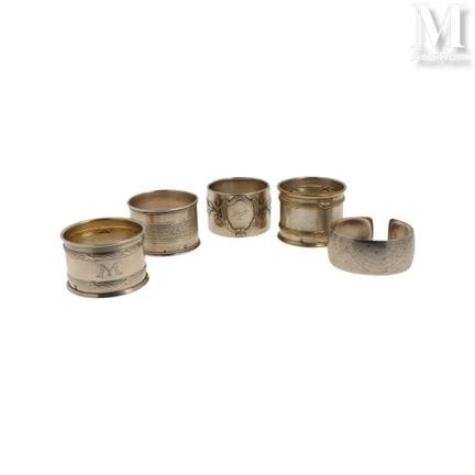 Napkin rings
Set including a silver bracelet (800°
