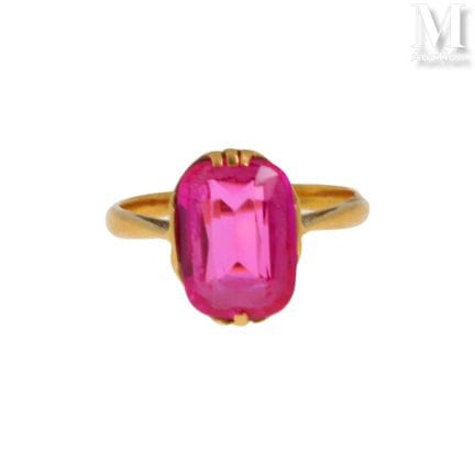 Ring aus 18 Karat Gelbgold (750°/°°) mit einem ros