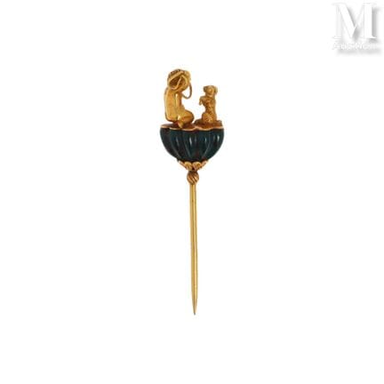 Epingle jaspe sanguin
Epingle en or jaune 18K (750