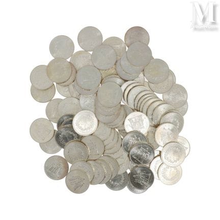 Lot de pièces en argent comprenant : 
- 100 x 50 F