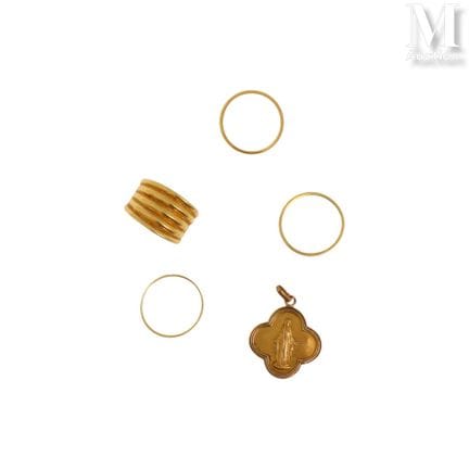 Set of 18K yellow gold jewelry (750°/°°), includin