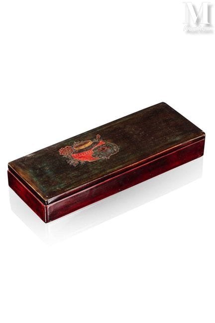 VIETNAM, XXe siècle
Boîte rectangulaire en bois la