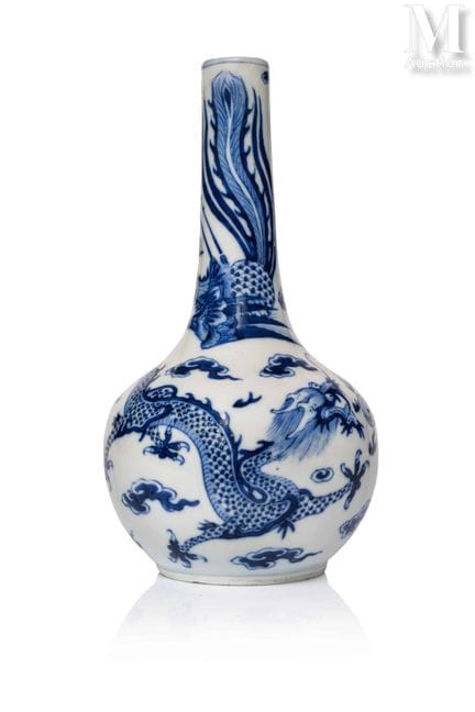 VIETNAM, XIXe siècle
Petit vase en porcelaine "Ble