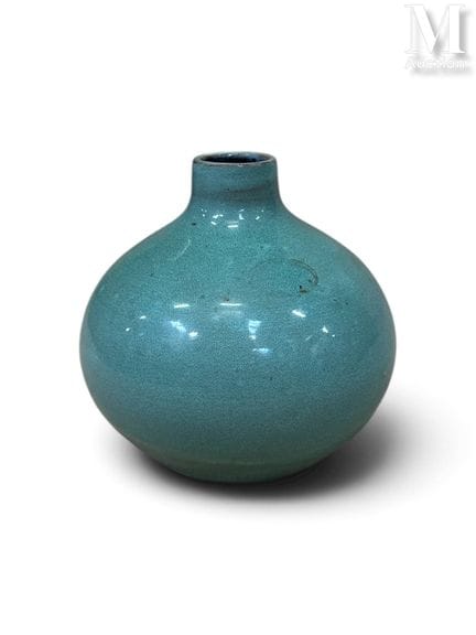 CHINE/JAPON, XXe
Petit vase gourde
En céramique bl