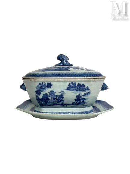 CHINE
Soupière et son plateau
Soupière et son plat