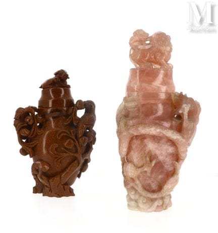 CHINE, XXe siecle
Paire de vases couverts en pierr