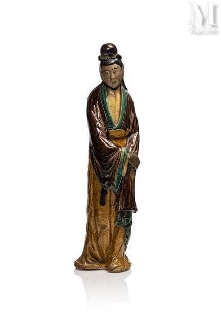 VIETNAM, Cay Mai, XXe siècle
Rare statue en grès é