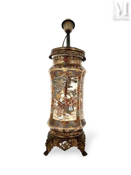 JAPON, Epoque Meiji
Vase en faïence de Satsuma
De 