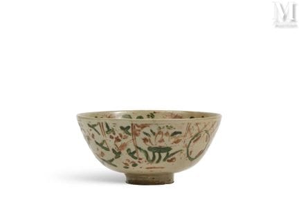 CHINE, XVIIe siècle
Coupe en porcelaine
A décor ém