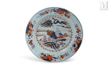 JAPON, XVIIIe-XIXe siècle
Plat rond en porcelaine
