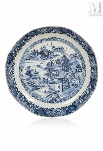 CHINE, Compagnie des Indes, XVIIIe siècle
Assiette