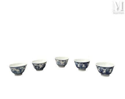 CHINE
Ensemble de six tasse à thé
En porcelaine bl