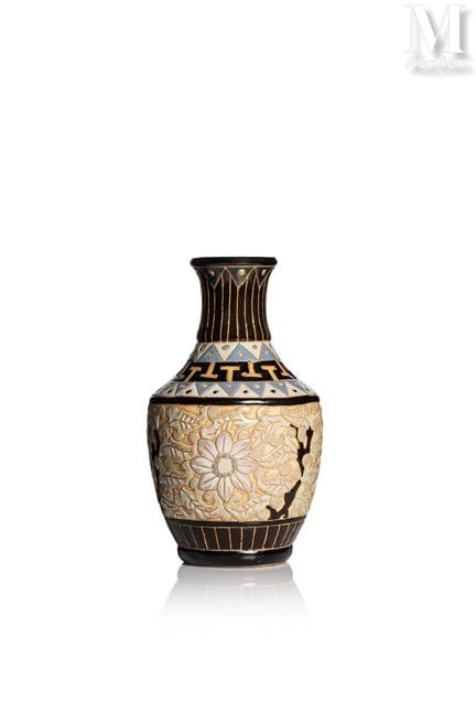VIETNAM, XXe siècle
Vase en grès émaillé
de forme 