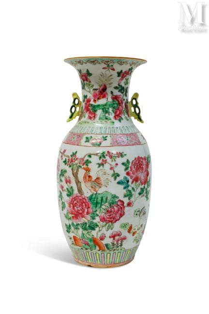 CHINE, XIXe siècle
Vase en porcelaine
De forme bal