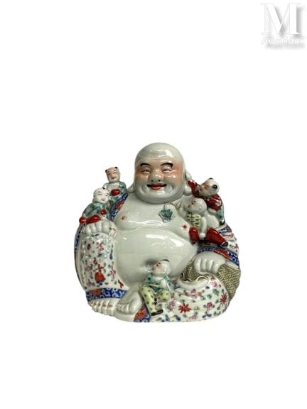 CHINE, XXème
Budaï
En porcelaine polychrome entour