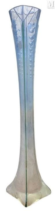 Jarrón para una sola flor de cristal tallado
Las e