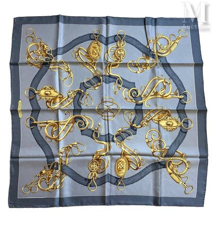 HERMÈS PARIS
Silk carré featuring the “Profile Sel