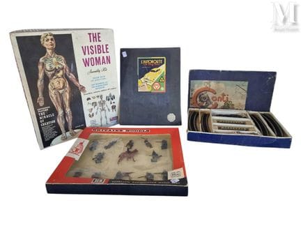 [SPIELZEUG] – Set aus fünf Schachteln
Enthält: 
- 
