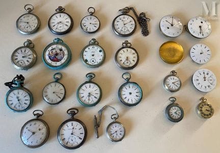 Lot of silver and metal pocket watches
Included ar