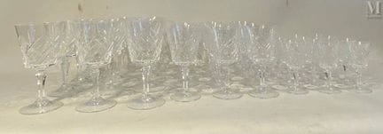 Juego de copas de cristal tallado
- 12 vasos de ag