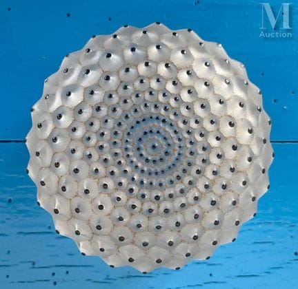 LALIQUE France – modelo «Nemours»
Caja redonda con