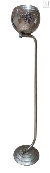 Modernistische Stehlampe
Stehlampe aus verchromtem