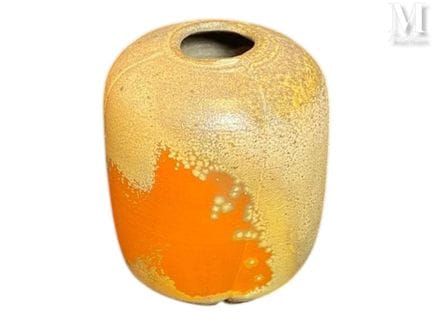 Jarrón de gres esmaltado
con cuello estrecho y cón