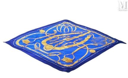 HERMÈS PARIS
Pleated silk scarf, “Gaucho” pattern,