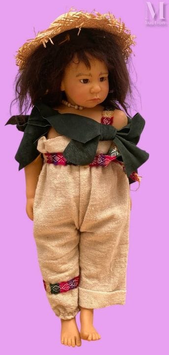 *[HINSTEDT] – Puppe
Kleines Mädchen im Jute-Kleid