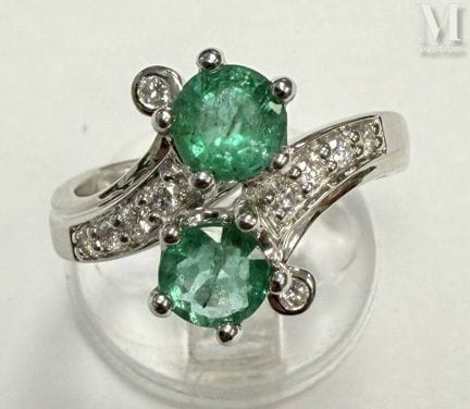 "Toi et Moi" Ring in 750°/ (18K) white gold, set w