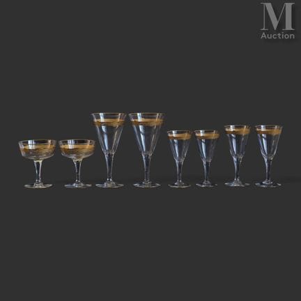 Juego de cristal
compuesto por 8 vasos (4 pares) d