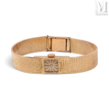 Women's gold watch with bracelet. Weight: 36 grams