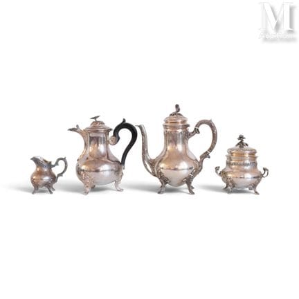 Silver set, Minerva hallmark: two pitchers, a lidd